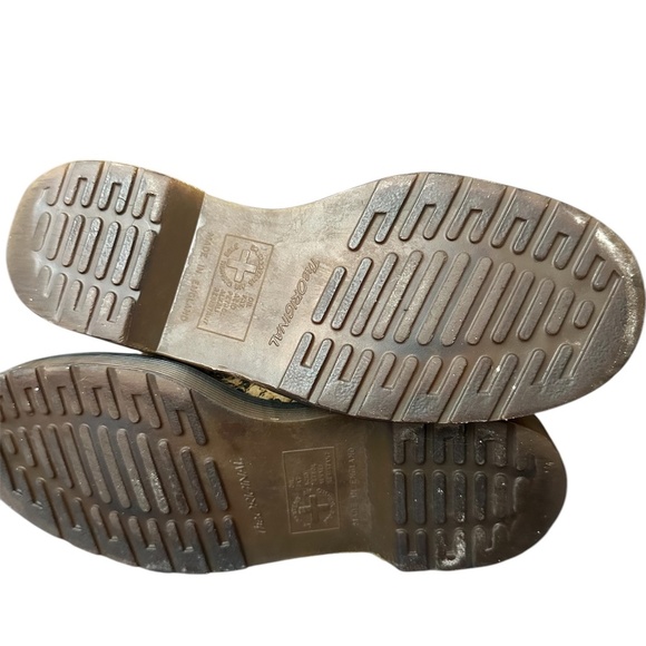 Dr. Martens Reptile Print Leather Boots - Vintage 1990's Docs - Ladies size 9 US - Picture 8 of 8